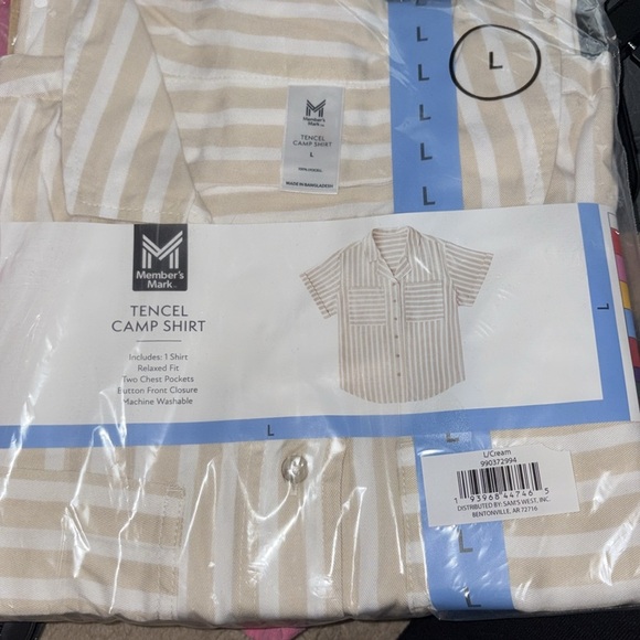 Women’s Button Up Shirt - Picture 6 of 6